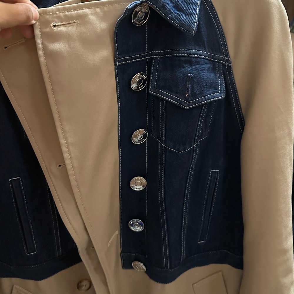 Burberry SS21’ Runway Trench Coat with Denim Detail - Picture 10 of 15